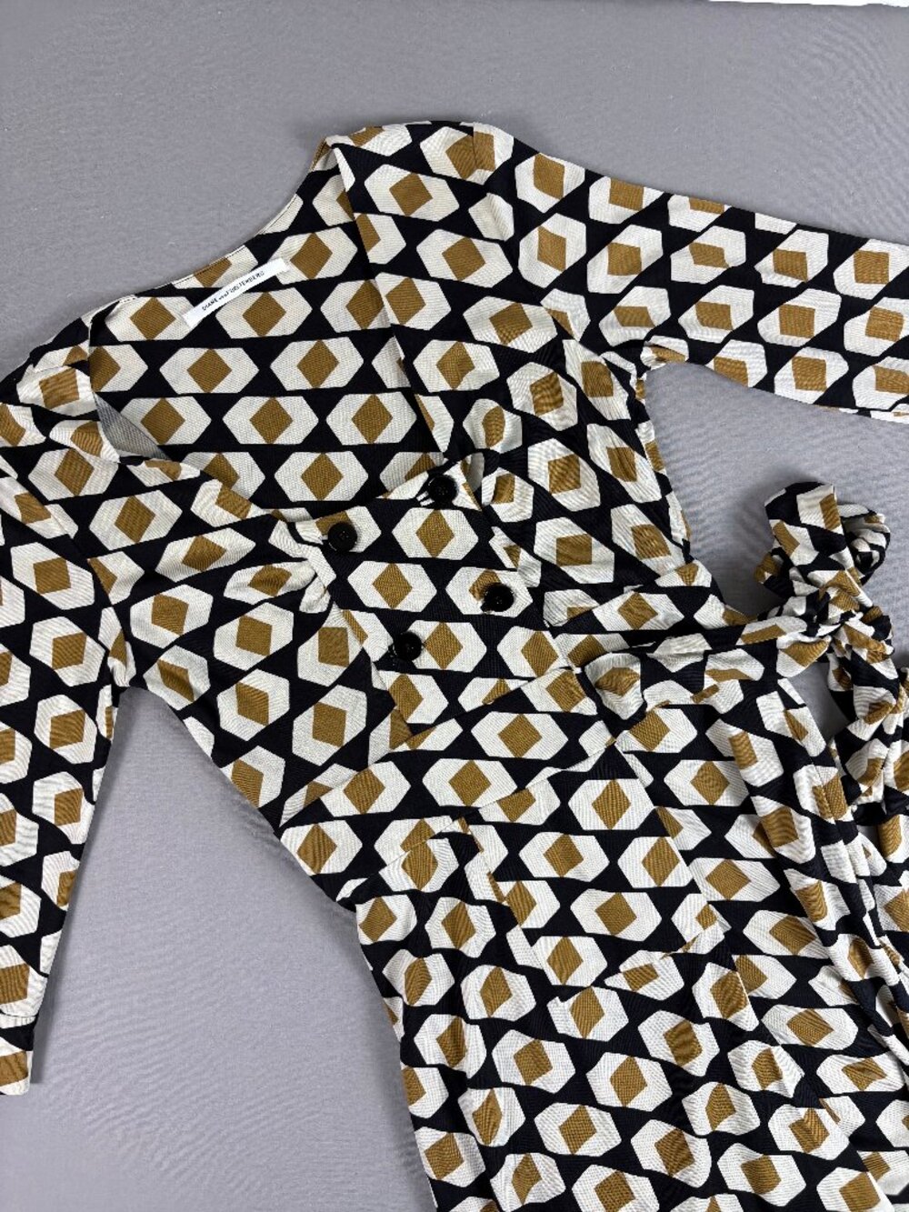 Diane von Furstenberg Dutch Silk Jersey Wrap Dress Arrow Cube